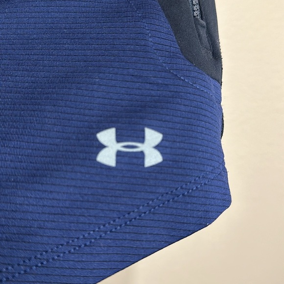 UNDER ARMOUR Ladies’ Cold Gear No Breaks Balaclava Running Hoodie, Size M, EUC - Picture 2 of 11